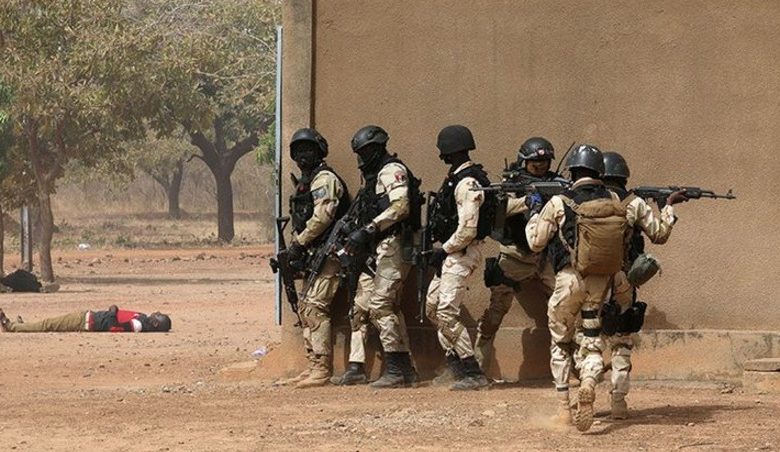Burkina-Fasoda silahlılar 30 nəfəri öldürüb