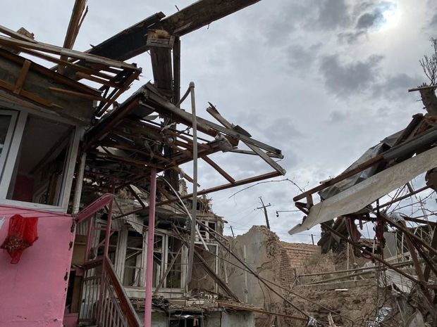 “Dedilər ki, bizim üçün fərqi yoxdur” - Tərtərdə bomba düşən evlər niyə təmir olunmur? | KONKRET