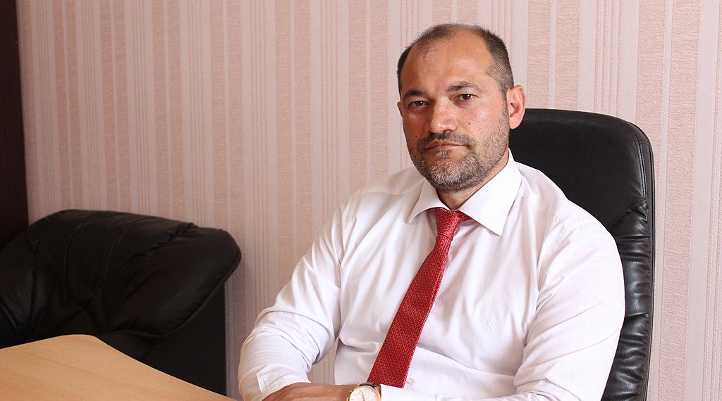 Deputat: “15 dəqiqə ərzində 1 kiloqrama yaxın bal yedim” | KONKRET