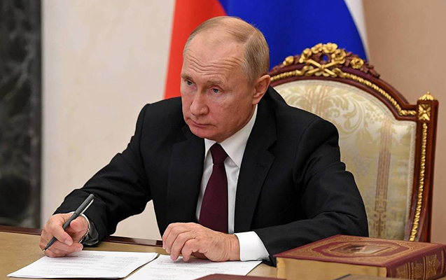 Putin beş generalı istefaya göndərdi