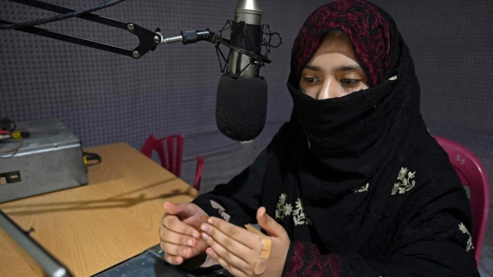 Qadın jurnalistlər Talibanın onları dövlətə məxsus media orqanlarından kənarlaşdırdığını bildirir | KONKRET