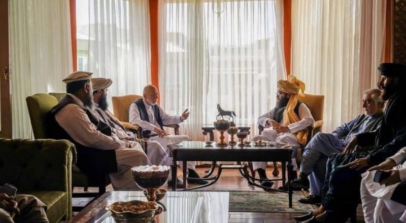Əfqanıstanın eks-prezidenti “Taliban”la görüşüb